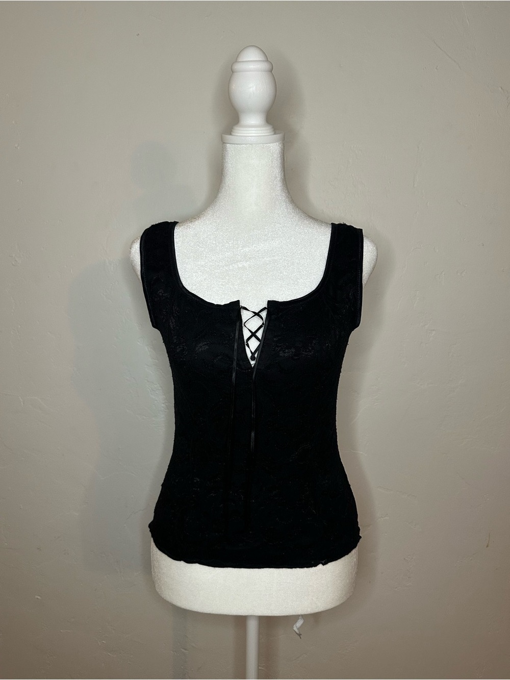 VINTAGE 2000’s Black Lace-Up Women’s Tank Top
